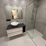 в центрі львова, біля форуму, вул. замарстинівська 34 *