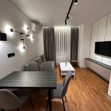 в центрі львова, біля форуму, вул. замарстинівська 34