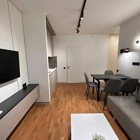 Апартаменти в центрі львова, біля форуму, вул. замарстинівська 34 Львів